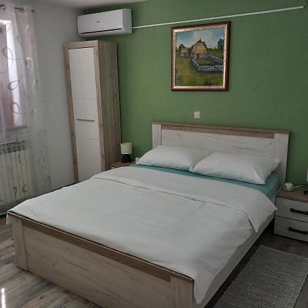 Guesthouse Mario Korenica Exterior photo