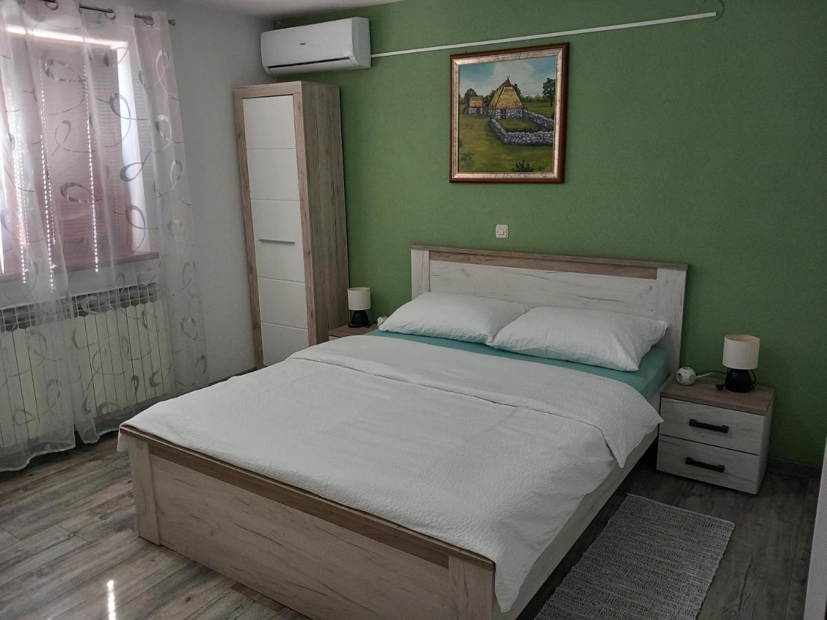 Guesthouse Mario Korenica Exterior photo
