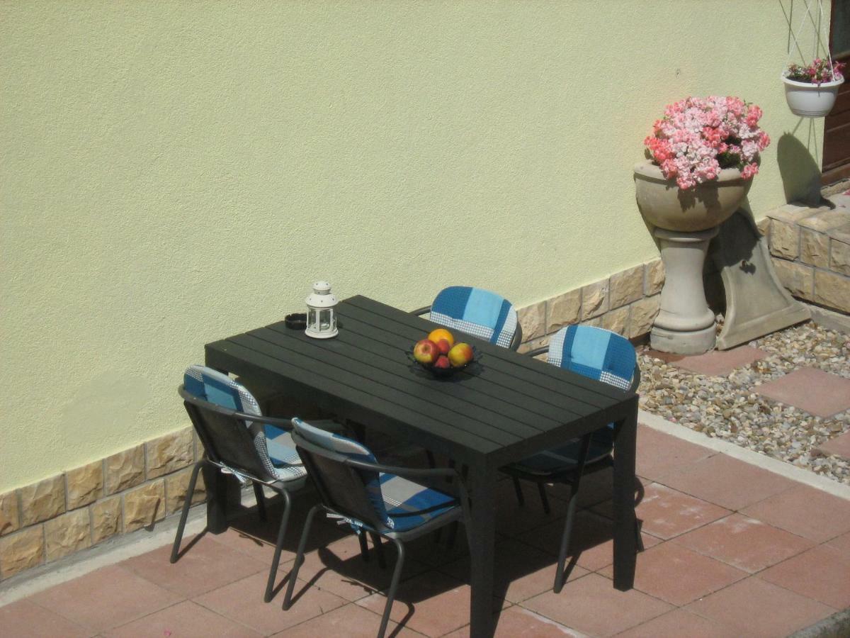 Guesthouse Mario Korenica Exterior photo